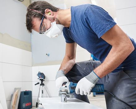 Boring af huller i fliser af porcelænsstentøj