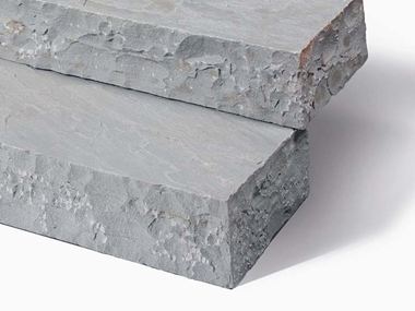 Bloktrin af sandsten Kandla Grey skåret til i størrelse
