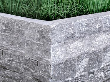 Mursten Gneiss Urban Grey Line med græs