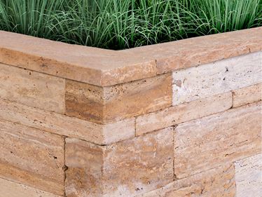 Mursten travertin gold med græs