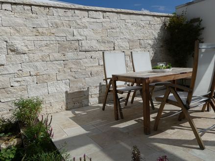 Tarvertine Medium Select Rustic mursten med terrasse