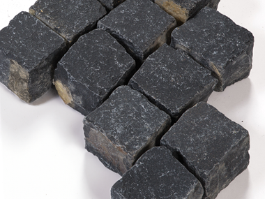 Belægningssten -basalt-sort-turkei-andesit lysere områder