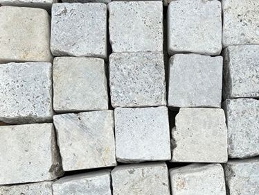 Udsnit_belægningssten_Travertin_Silver_Palette