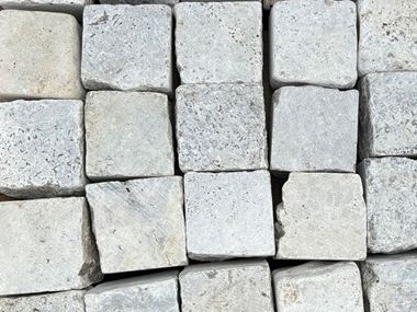 Udsnit_belægningssten_Travertin_Silver_Palette