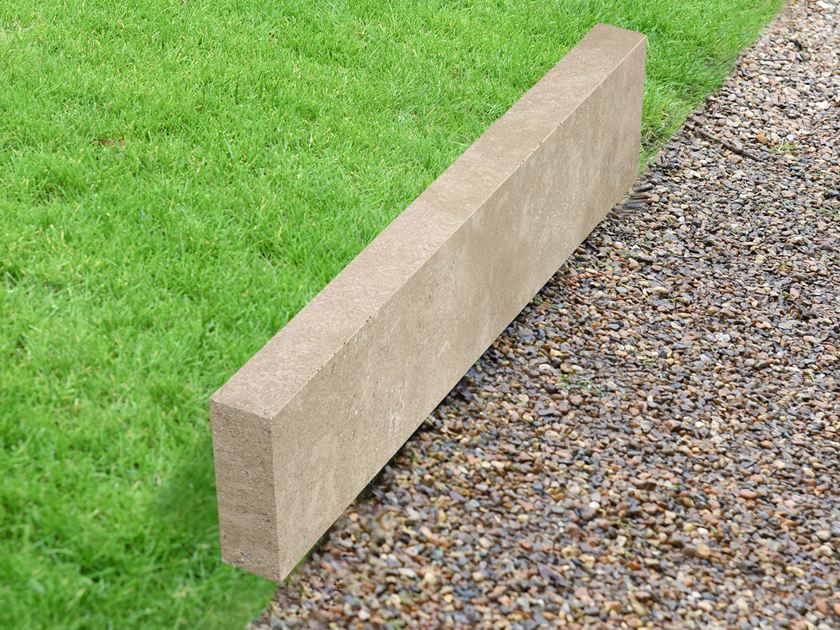 Kalksten Camino Sand Græsplænekant med græsplæne og grus_cutout_banner