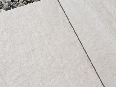 Bjerg i stenlook Beige top skrånende fra oven