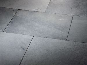 Naturstensplader lavet af blåsten med en tumlet overflade