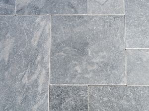 Afyon Grey marmorplader i romersk bindingsværk