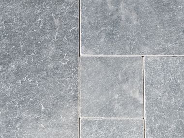 Nærbillede af grå Afyon Grey-marmorplader