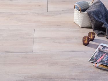 Smukke træ-effektpaneler Canada_Sky med kurv og loft