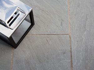 Lanterne på sandstensplader Kandla Grey