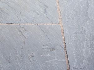 Grå sandstensplade Kandla Grey nærbillede