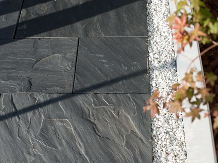 Gruskantet skifer Black Rustic