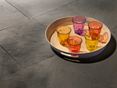 Grey Slate-plader med bakke og farvede glas