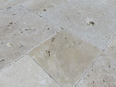 Nærbillede af Ivory Cream terrassefliser