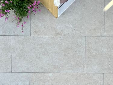 Siena terrasseplade med travertin-look Detail Pos 1