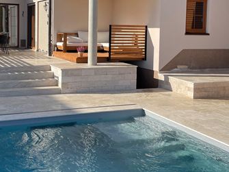 Trevertine_Medium_Select_pool (2)