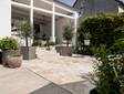 Terrasseplader Travertine Rustic Terrasseudsigt nedefra til den øverste terrasse