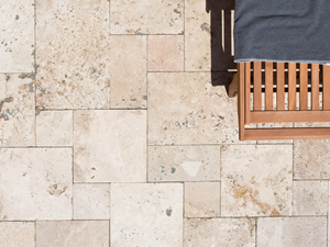 Udsigt til Travertin Rustic i romersk bindingsværk med liggestol