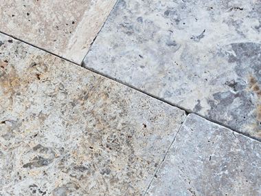 Travertin Silver nærbillede