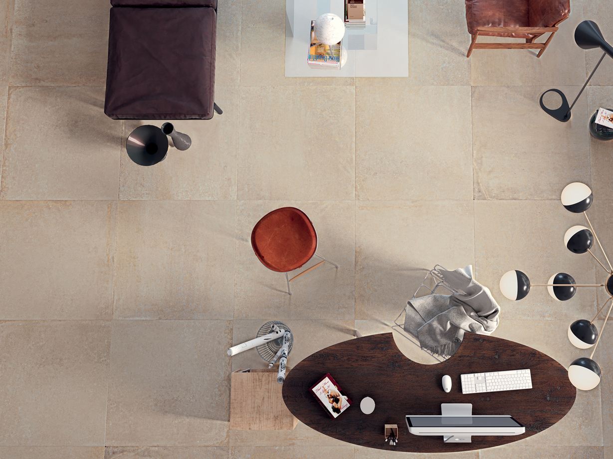 Pure Sand: harmonisk, lys effekt Stue med Pure Sand-fliser i betonlook