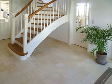 Cleopatra Light i trappeopgangen