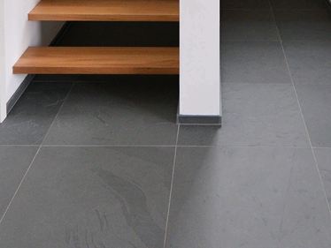 Gal1_Kundefotografering-skifer-Grey Slate-Fliser-trappe-js