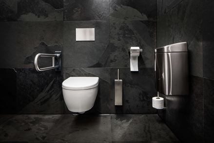 Badeværelse med skiferfliser fra Mustang