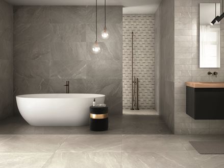 Badeværelse med Canyon Pearl Fliser af porcelænsstentøj