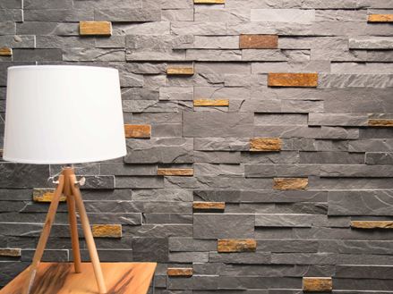 Lampe foran væg med skifer Peacock Black