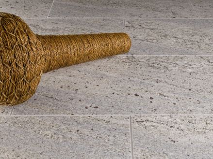 Dekoration på flisegulv Granit Kashmir Hvid