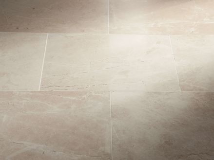 Marmorflise Royal Cream poleret med skygge