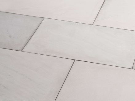 Fliser af sandsten Kandla Grey set fra siden