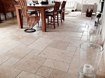 Kundebillede Fliser Light i en stue med en blanding af stilarter