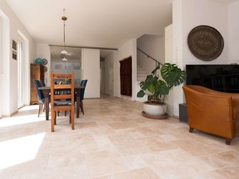 Travertinflise Medium tromlet8