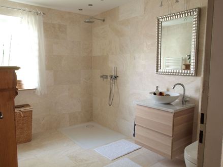 Kundefoto: Vanilla Rustica Fliser, lagt i brusebadet