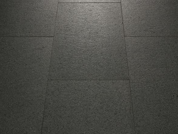 Nærbillede af lagt Padang Dark-granit