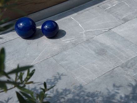 Havedekoration på kalkstensplader Blaustein Azur