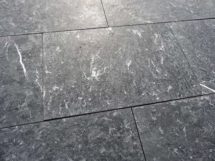 Ocean Blue bluestone-plader: set fra siden