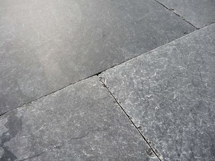 Nærbillede af Saphir Blue blåstensplader