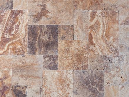 Scabas-terrasse i travertin set ovenfra