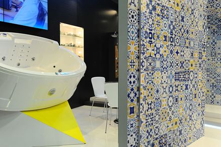 Ikke kun efterspurgt på badeværelset: fliser af porcelænsstentøj med mønstre, der næsten ikke sætter grænser for fantasien!
