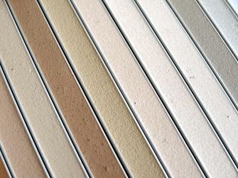 Forskellige fugefarver vist side om side