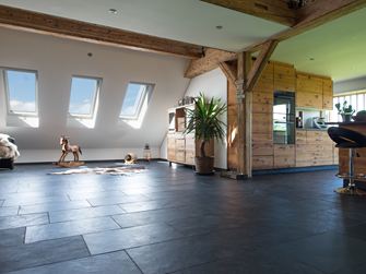 Gammelt elsker nyt - og træ og skifer skaber WOW-effekten!