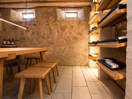 Vinkælder med Kandla Grey sandstensplader