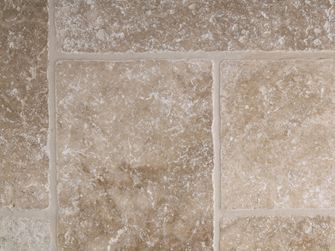 Medium flise, tromlet, nærbillede