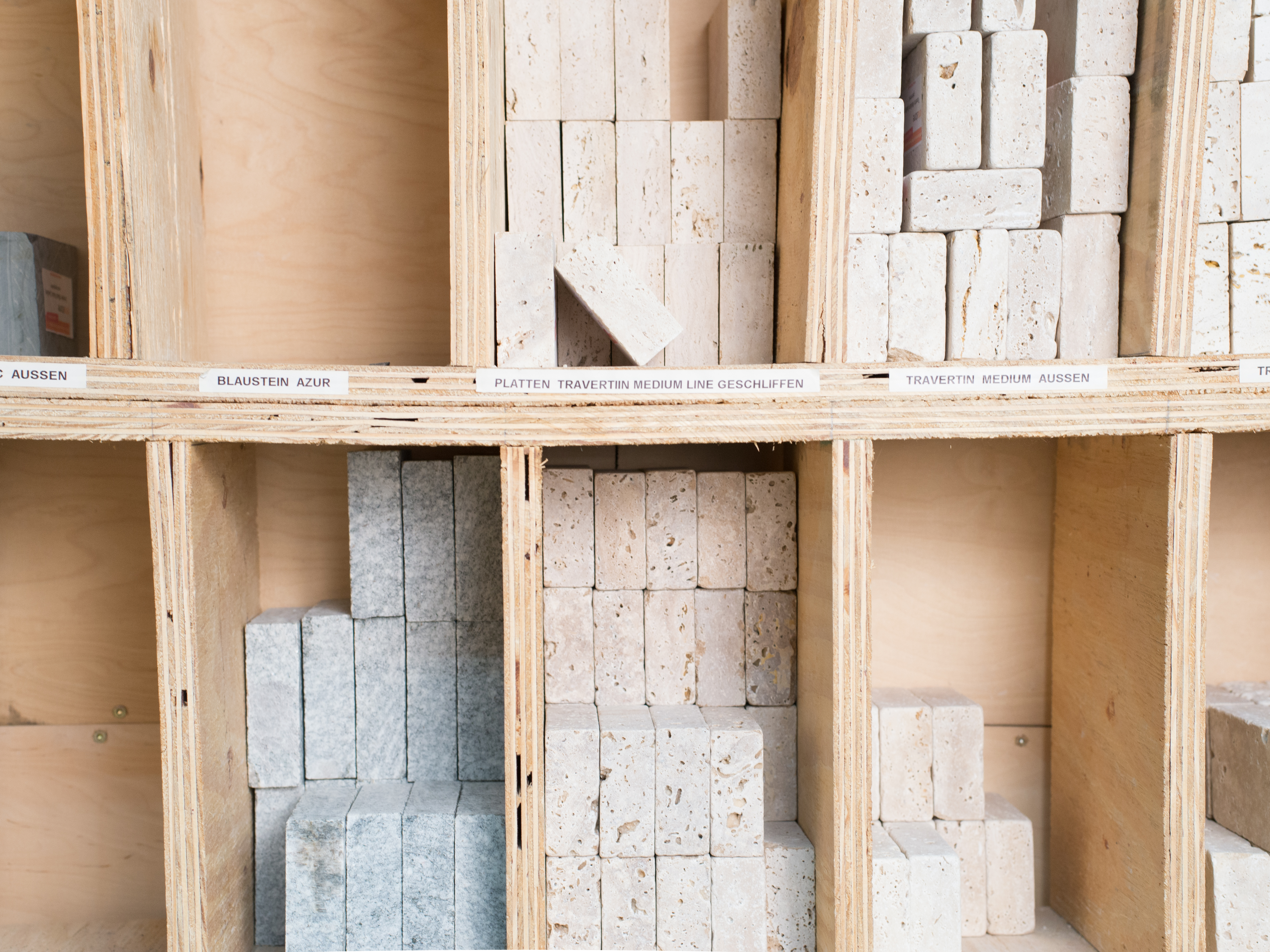 Vores håndprøver kan give dig et første indtryk af forskellige typer natursten.