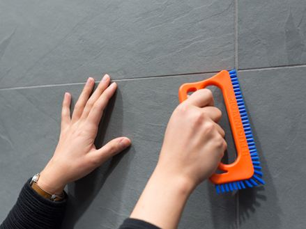 Fuginator - fugebørste til rengøring af fuger
