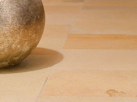 Fin sten eller natursten? Originalen kan ofte efterlignes på en bedragerisk realistisk måde!