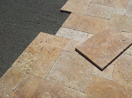 Lægning af travertinplader Noce 02